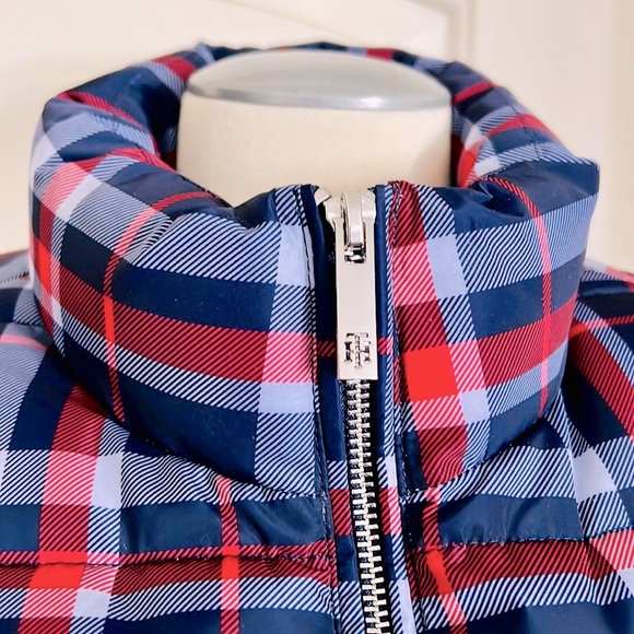 TOMMY HILFIGER~Puff Vest / Like New - Picture 2 of 12